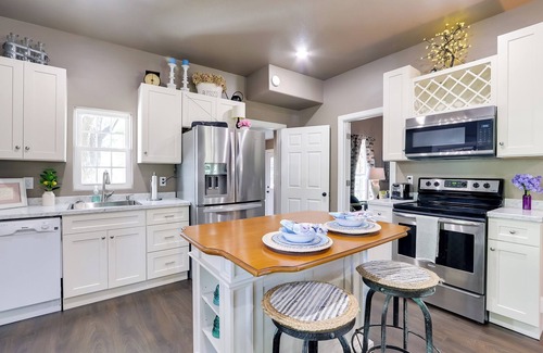 Belle Plaine House | Modern Farmhouse in Belle Plaine w/Covered Porch!