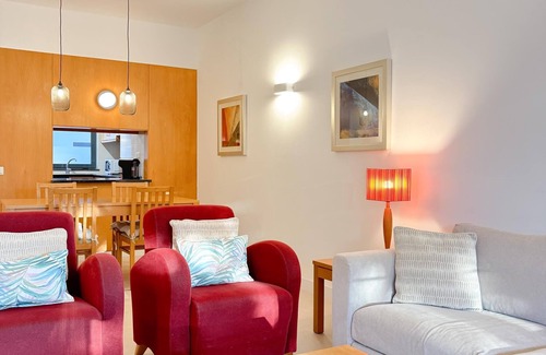 Telheiro Apartment | Modern flat in gated complex with pool