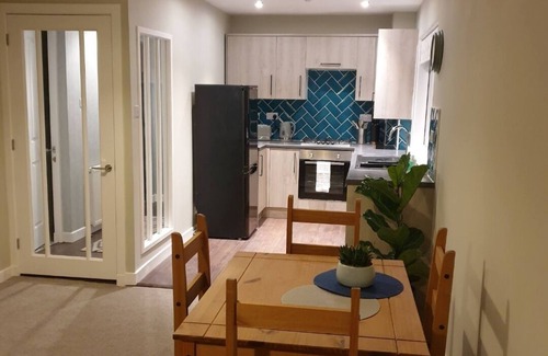 Dalry Apartment | Modern flat near Murrayfield Stadium, sleeps 4