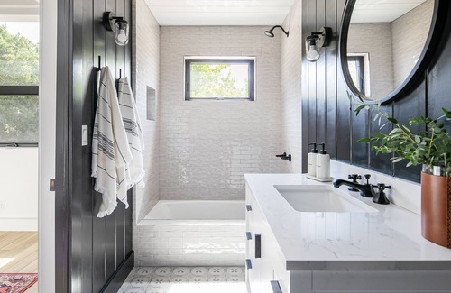 Lompoc House | Modern Guest House on 20 acres of Rural Land in wine country