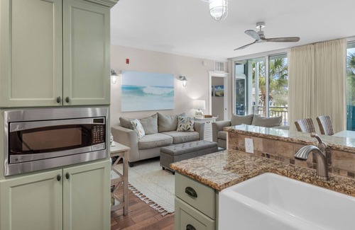 Gulf Place Condo | Modern Gulf Place Unit With Gulf Views & Amazing Amenities