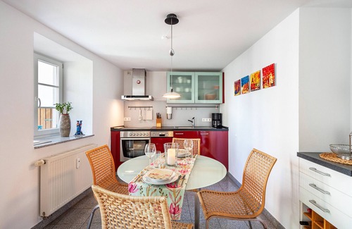 Bad Waldsee Apartment | Modern, high-quality vacation apartment 'Am Stadtsee' with lake view, small private garden + Wi-fi