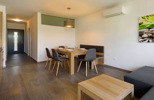 Zsira House | Modern Holiday Home in Lutzmannsburg with Pool