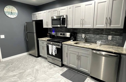 Orange Apartment | MODERN HOME 20 MINUTES AMERICAN DREAM MALL NYC EWR