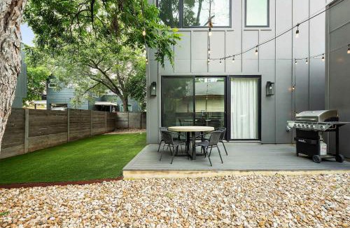 Chestnut House | Modern Home in East Austin - Private Pool & BBQ