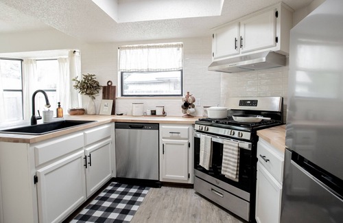 Los Indios House | Modern home in quiet neighborhood - 19 minutes to downtown.