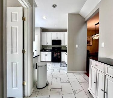 Sterling Apartment | Modern Home in Sterling