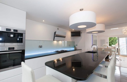 Treator House | Modern house - 5 minute stroll to Padstow Harbour