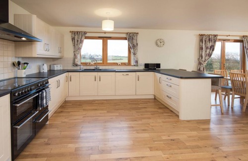 Eyemouth House | Modern House, countryside views walking distance to the pub, near to beaches.