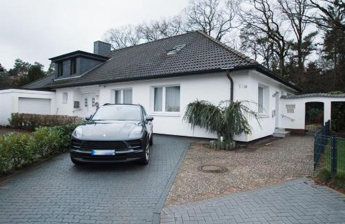 Norderstedt Apartment | Modern house half - near Hamburg Airport