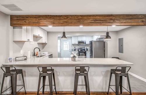 Ellendale House | Modern Interior, Near Downtown! Warm at Wellsville