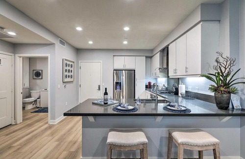 Irvine Business Complex Apartment | Modern Irvine Condo with Pool - 7 Mi to Beach!