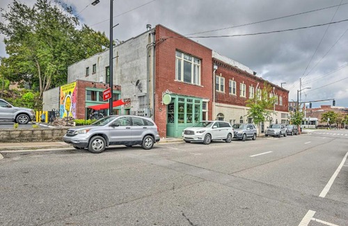 Old City Apartment | Modern Knoxville Gem Near Campus and Eateries!