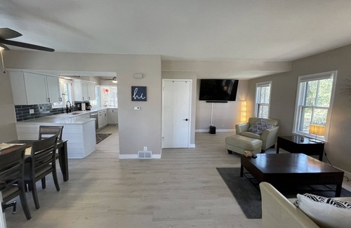 Wind Lake House | Modern Lake House: Sandy Floor, Beautiful Views