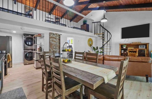 Little Elm House | Modern Lakefront Loft Retreat ~ Private Beach & Water Toys