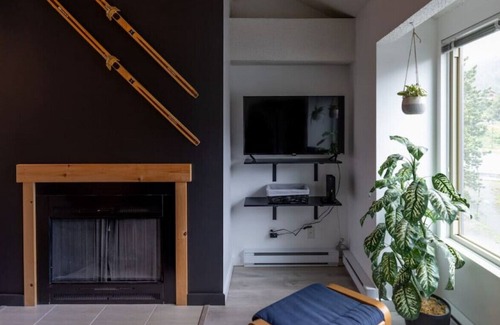 Whistler Creekside Condo | Modern Lofted 1BRM: Walk to Gondola w/ Pool & Free Parking! Sleeps 4 Guests