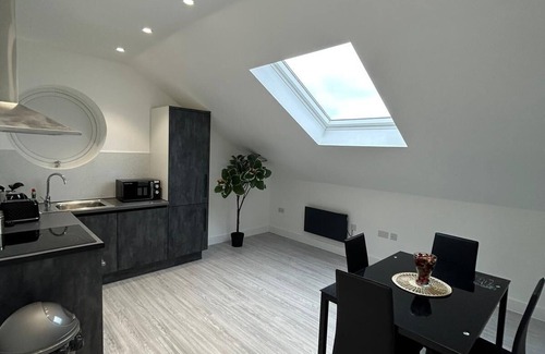 Higham Hill Apartment | Modern London Apartment - direct links to Central London