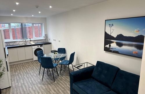 Long Eaton Apartment | Modern Long Eaton Flat - Ideal for Work or Leisure