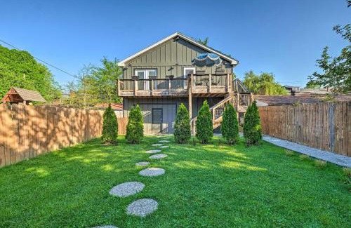 Cherokee Triangle Apartment | Modern Louisville Apartment with Furnished Deck