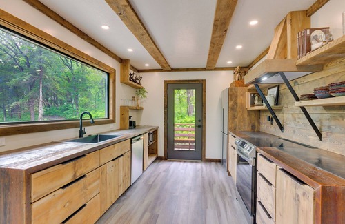 Cass County House | Modern Louisville Home on 3 Acres w/Gas Fire Pit!