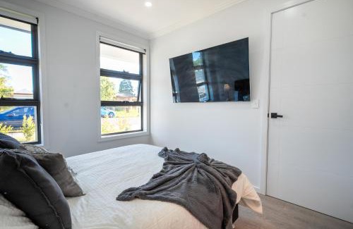 Airds House | Modern, Luxurious & Brand New Home 4 bedroom home in Sydney