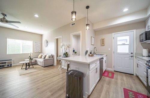 Midway City House | Modern Luxury - 4 bedroom - 14 guests - Disney +EV Charge
