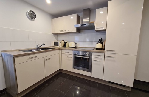 Stammheim Apartment | Modern luxury apartment in Cologne with parking space
