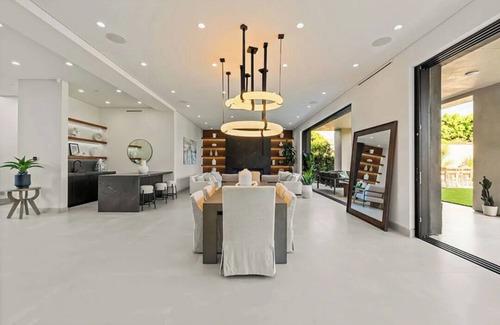 Sherman Oaks House | Modern Luxury Estate in Sherman Oaks