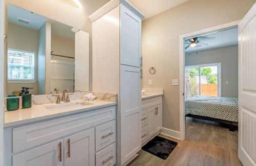 South Pensacola Apartment | Modern Luxury NEW BUILT Duplex in Pensacola EV charger