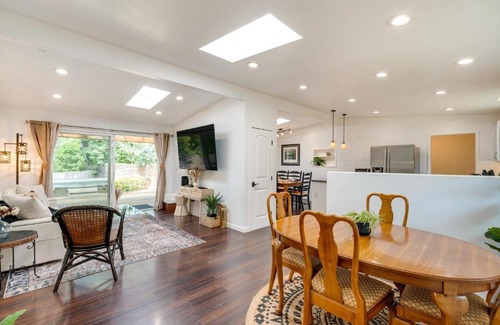 Meadow Vista House | Modern Meadow Vista Vacation Home with Spacious Deck