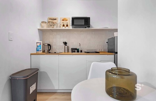 Seybold Apartment | Modern Miami Studio | Gym, BBQ, Free Parking