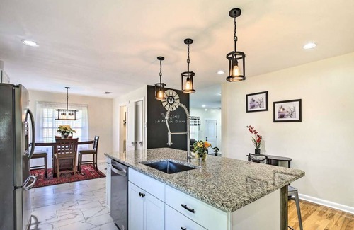 Northwest Los Angeles Heights House | Modern Mid-Term Large Yard Pet-Friendly - Sleeps 7