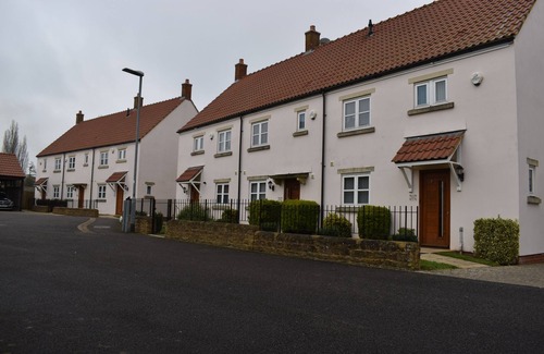 Norton Sub Hamdon Cottage | Modern minimal style accommodation