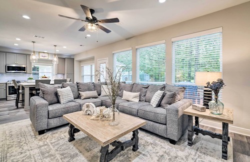 Montgomery House | Modern Montgomery Home w/Backyard, Deck, & Grill