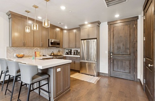 Park City Condo | Modern Mountain Escape at Blackstone Walk to PCMR!