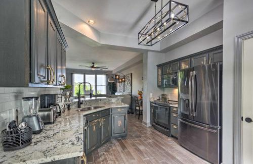 Mountain Air Apartment | Modern Mountain-View Smokies Retreat with Balcony