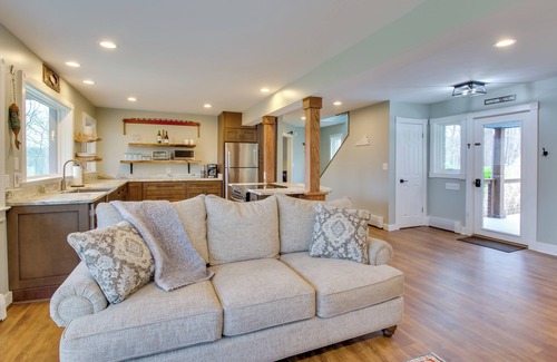 Nellysford Cottage | Modern Nellysford Getaway on 40 Private Acres!