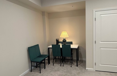 Pasadena House | Modern New Suite Close to US Capital and BWI Airport