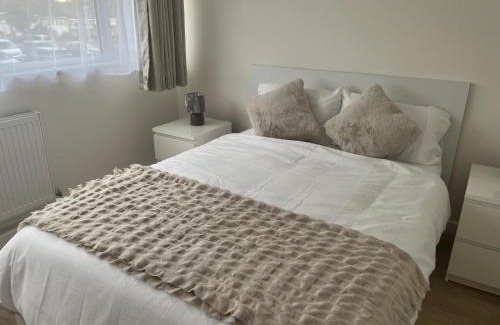 Selhurst House | Modern newly refurbished 2 bedroom house in Croydon