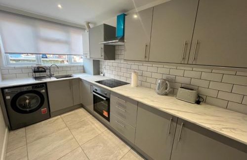 Selhurst House | Modern newly refurbished 2 bedroom house in Croydon