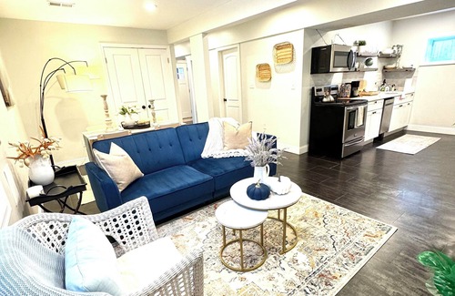 Woodridge Bed & Breakfast | Modern Oasis-steps from DC w/free private parking