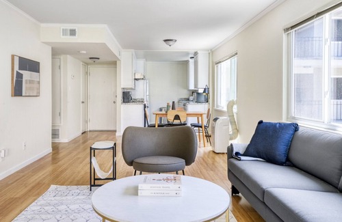University South Apartment | Modern Palo Alto 2BR w/W/D & Garden, near FB & Google, by Blueground