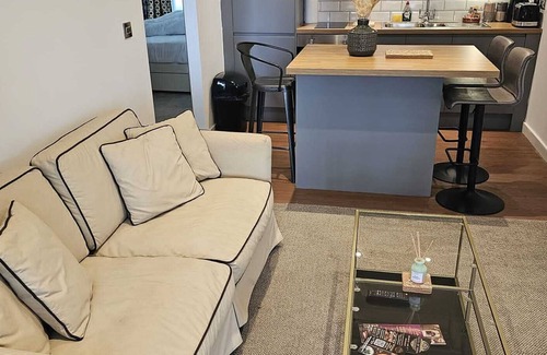 Morcott Apartment | Modern Peaceful Open Plan 1-Bed Apartment Rutland