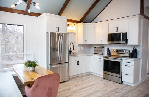 Bluemont Cabin | Modern Private Cabin