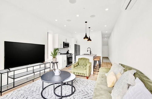 Truxton Circle Apartment | Modern & Private Getaway Minutes to Capitol Hill!