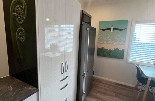 Otaki Beach House | Modern - recently renovated - come and enjoy!