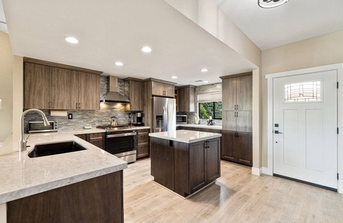 Palm Desert Condo | Modern & Remodeled Condo with Fairway Views | Pool & Spa Access | Luxe Amenities | Ideal Retreat