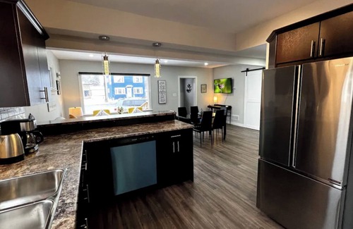 Thunder Bay House | Modern remodeling 2-storey home