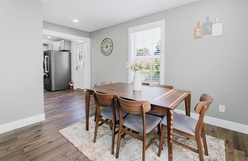 College Heights House | Modern Renovated 3-Bed Near Ann Arbor & Ypsilanti