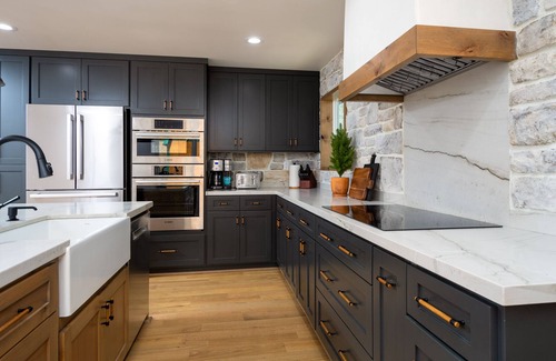 Sugarloaf House | Modern Renovated Family Cabin With Hot Tub I Game Room I Big Kitchen I Bunk Room